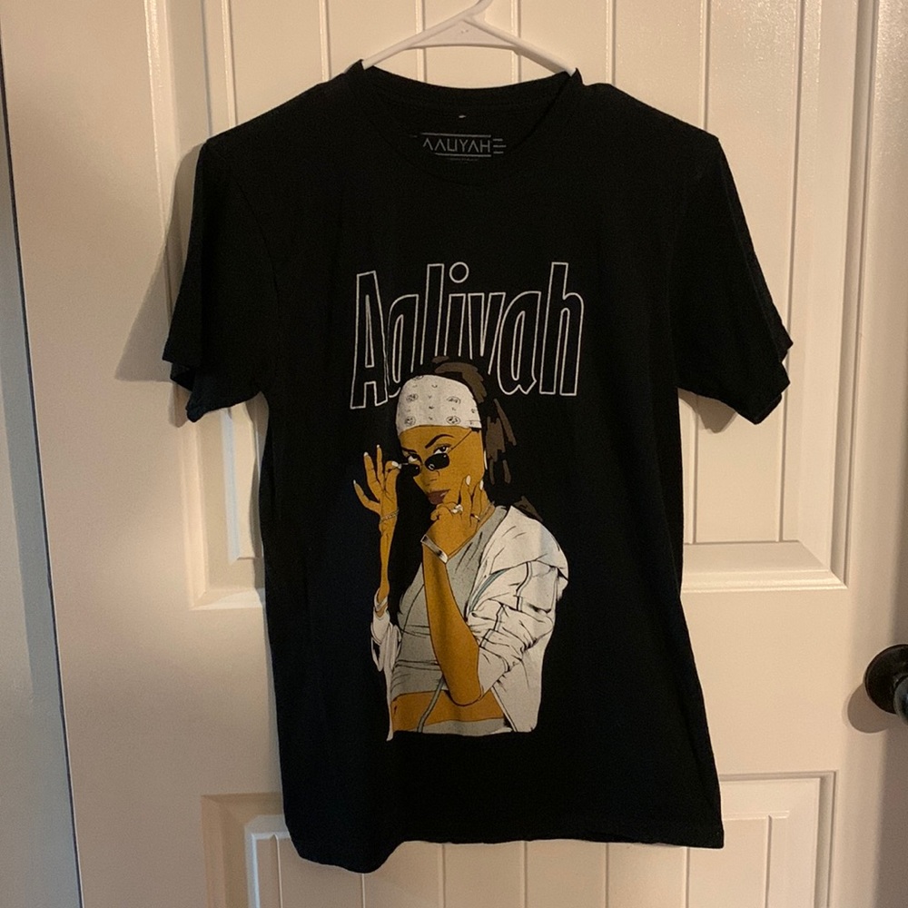 Black Aaliyah T-Shirt from Rue21